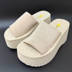 VOLATILE Y2K Beige Neoprene Upper EVA Soles Chunky Platform Wedge Sandals 6.5
